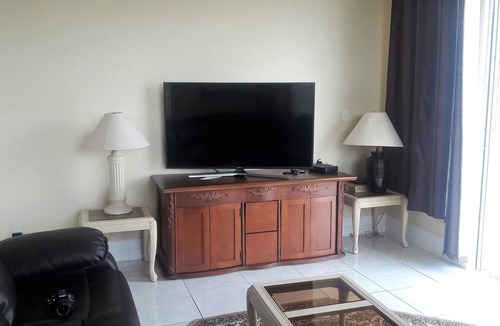 Bahamas Terrace House | Waters Edge Condo With Boat Slip