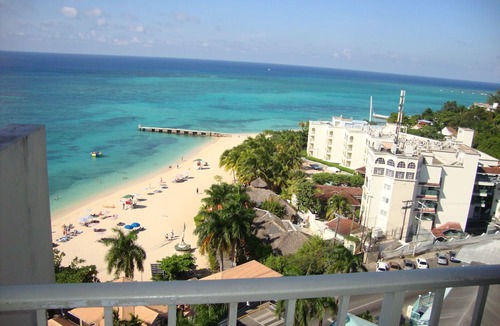 Montego Bay Hotel | High Tides Beach Studio