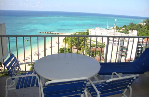 Montego Bay Hotel | High Tides Beach Studio