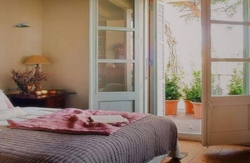 Bamboo House | Bamboo - Sleeps 2 - Garden - Parking