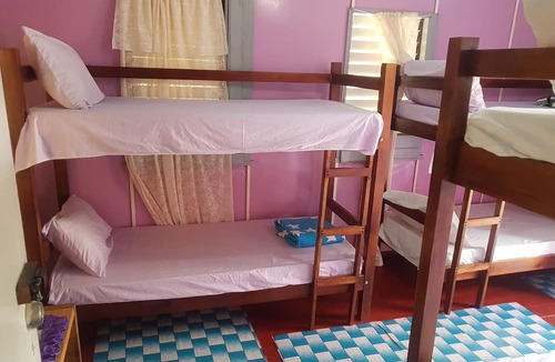 Penlyne Castle House | Jay's Guest House