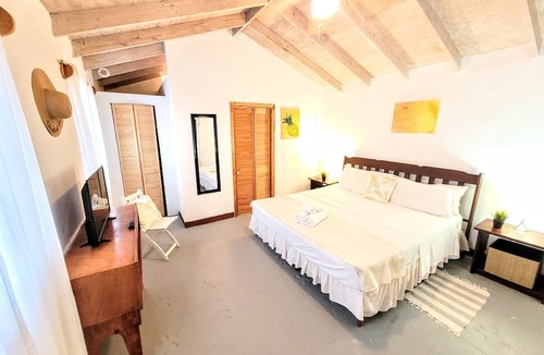 Seatons Village House | Ellen Bay Inn