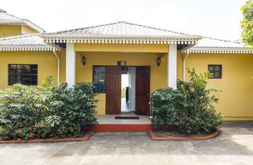 Kingstown Villa | Forst Villa