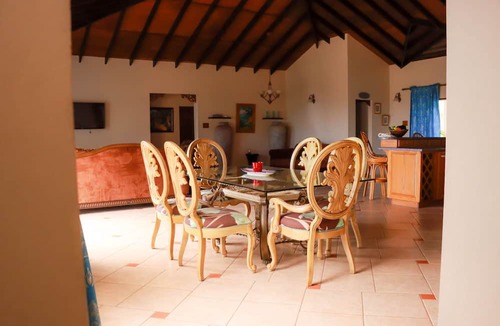 Kingstown Villa | Forst Villa