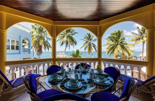 Sittee River Village Bed & Breakfast | Blue Parrot Beach House