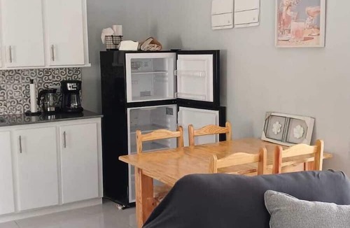 Kingstown Bed & Breakfast | K & X Airbnb Apartments