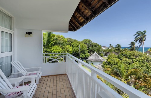 Runaway Bay Hotel | Grand Muthu Runaway Bay