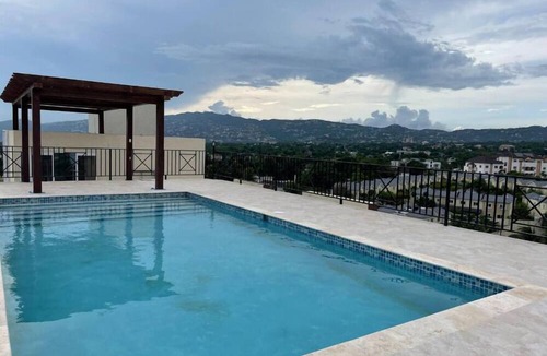 Barbican Apartment | Modern Luxury 1BR Condo in Kingston