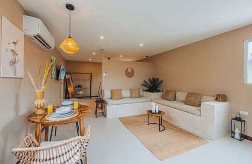 Kudawecha Apartment | The Wave -Tropical Pool - BBQ - 1BR Apartment by LUCHA