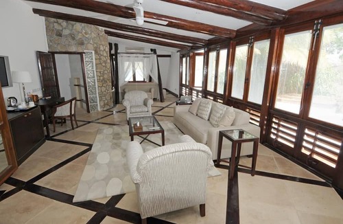 Lance aux Epines Villa | Beach House