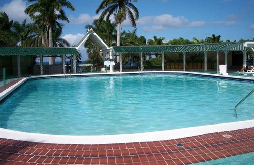 St.Bran's Burg Apartment | Oceanview Studio Apt w/Pool, Bar & Beach Access