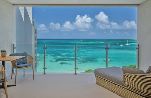 Palm Beach Hotel | The St. Regis Aruba Resort