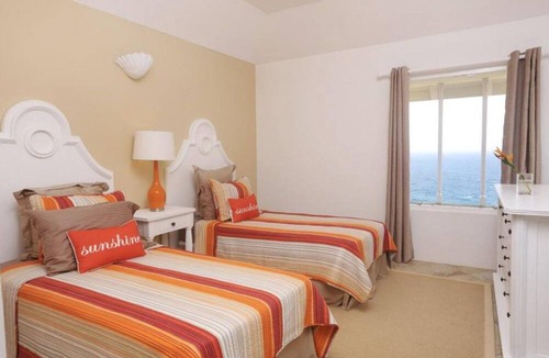 Sea Breeze Hills Villa | Luxurious 4 Br Oceanfront Villa