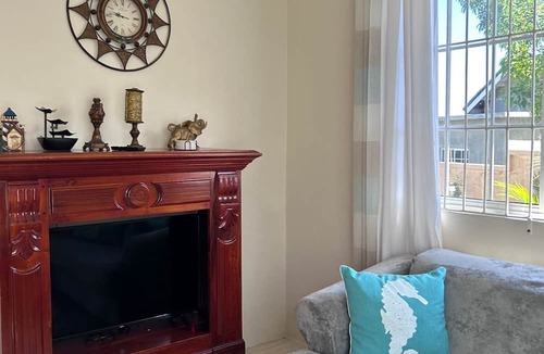 Priory Cottage | Adorable 1Bed Cottage Walk to the Beach