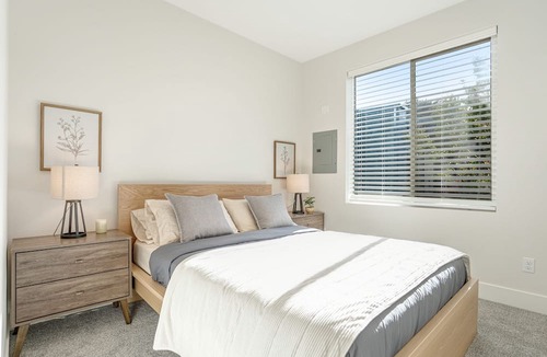 Sellwood-Moreland Condo | Your Home Away From Home - Sellwood Condo, SE PDX