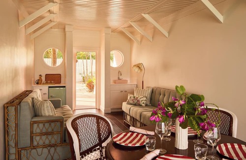 Dunmore Town Hotel | Coral Sands Inn & Cottages