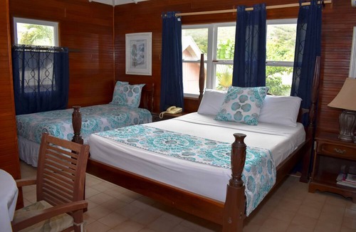 Falmouth Harbour Hotel | Catamaran Hotel Marina