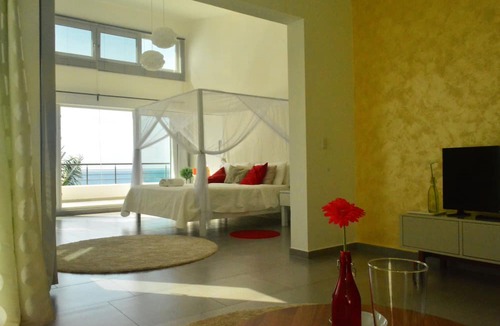 El Batey Apartment | Infiniti Blu Luxury Ocean Front Condos