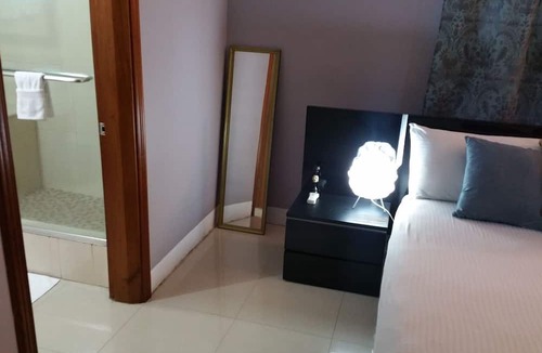 Barbican Apartment | Modern London Decor Guest Apartments