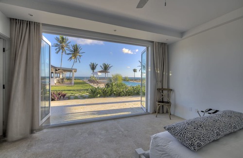 North Palmetto Point Hotel | La Bougainvillea Hotel and Villas
