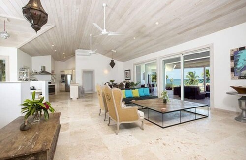 North Palmetto Point Hotel | La Bougainvillea Hotel and Villas