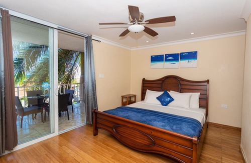 Montego Bay Apartment | 2 Bedroom 2 Bathroom Modern Ocean View Central Location Apartment