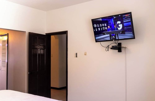 West Gate Hills Apartment | PINES VACATION RENTALS- EXCELLENT LOCATION, MINUTES FROM EVERYTHING.