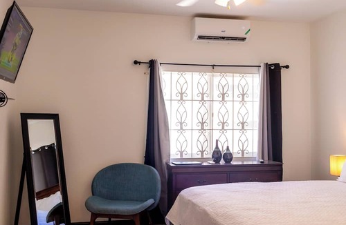 West Gate Hills Apartment | PINES VACATION RENTALS- EXCELLENT LOCATION, MINUTES FROM EVERYTHING.