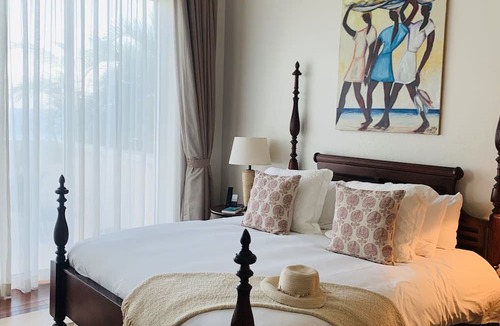 Montego Bay Condo | "Sought-After" Luxurious 2100 sq ft Oceanfront Private Residence, in a Resort