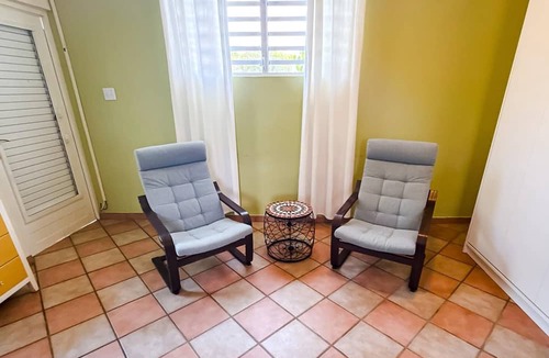 Ocean Park Apartment | saCharming Getaway, Modern Private Comfortable, Secure, Near Beach & Restaurants