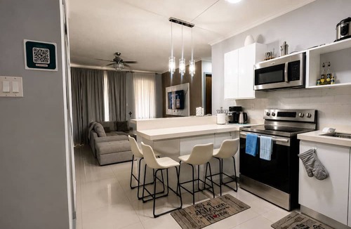 New Kingston Apartment | The Sovereign Residence New Kingston Infinity Pool & Executive Living
