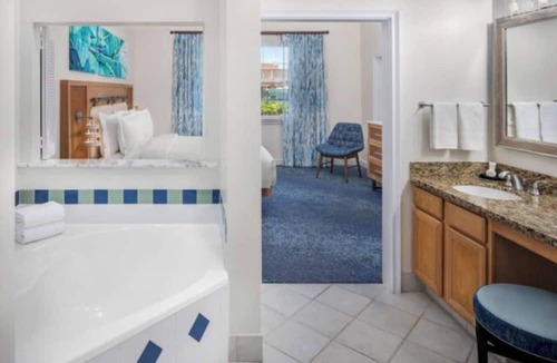 Paradise Island Apartment | Harborside Resort - Two Bedroom Premium - Full Resort Access