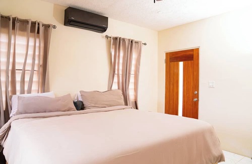Jennings Apartment | Chenko Villas & Cars