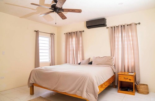 Jennings Apartment | Chenko Villas & Cars