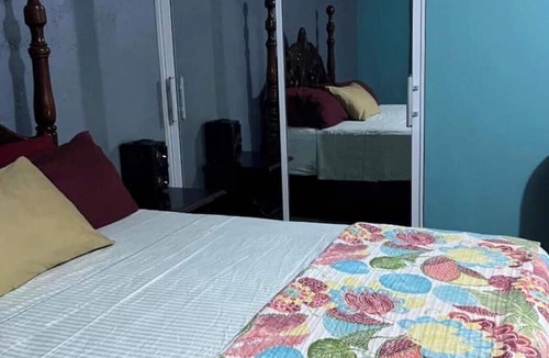 Black River House | Spacious 5-bedroom house in amazing Black River with AC