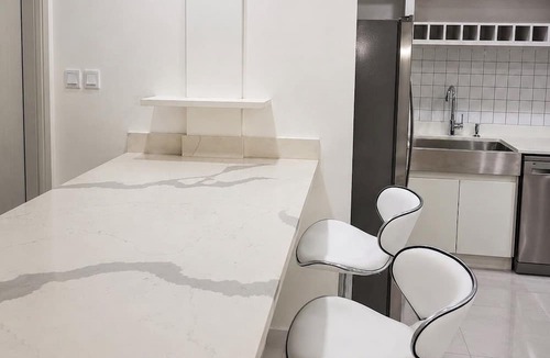 Lance aux Epines Apartment | Modern 2-Bedroom Apt Free Airport Pickup