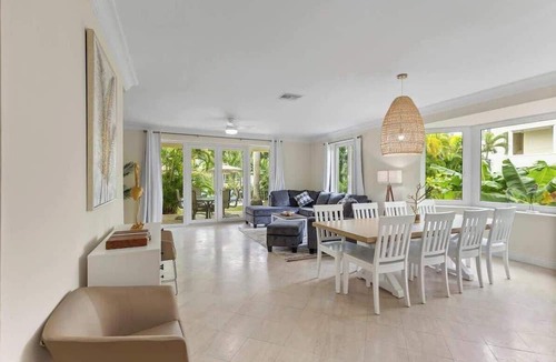 Paradise Island Condo | Large 4BDR/Family/Pool/Location/Atlantis Unit 2