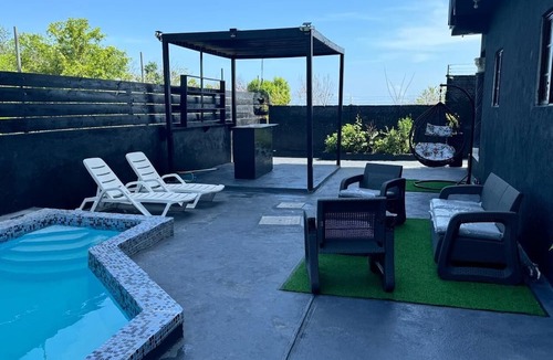 Falmouth Apartment | Welcome To Your underwater Oasis