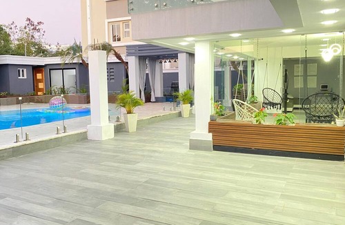 Santiago de los Caballeros Villa | Glass Room in the Mansion, Pool, Chef