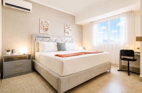 Evaristo Morales Apartment | Beautiful City Center 1BR Condo, Full AC, Fast Wi-Fi, King Bed, Pool.