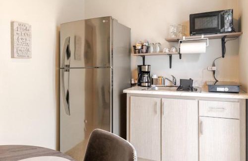 Cuevas Apartment | Trujillo Alto Free Parking, TV, AC, Wi-Fi