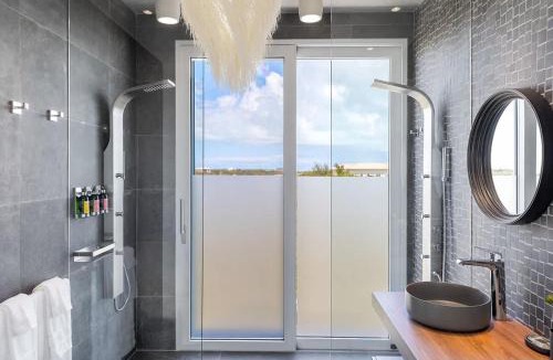 Leeward Settlement Villa | Ocean Dream 5 BR Villa Aqua