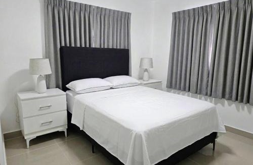 Licey al Medio Apartment | Apartamento con Piscina, Inversor y Seguridad