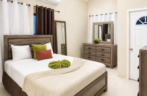 Runaway Bay Apartment | Gorgeous hideout, close to tourist attractions in Jamaica