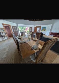 Runaway Bay Villa | Reef Winds Villa