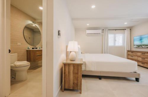 Pos Chiquito Villa | NEW 6 Bed 6 Bath Pool - Bocobay Mangel Beach House