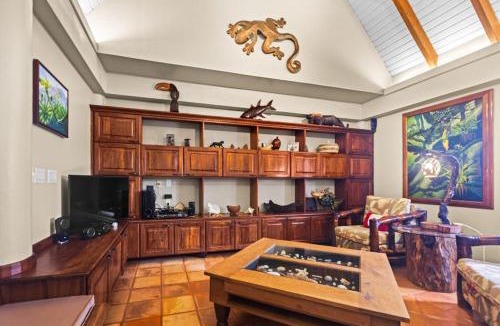 Caribbean Way House | Bougainvilla