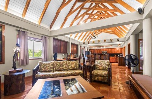 Caribbean Way House | Bougainvilla
