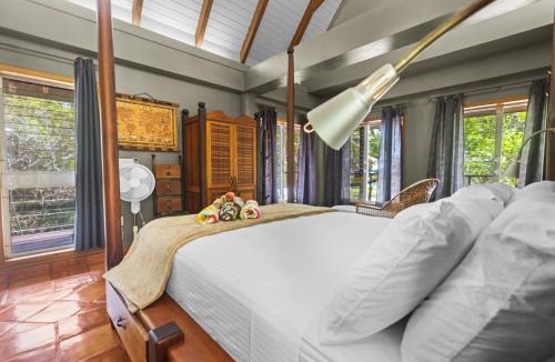 Caribbean Way House | Bougainvilla