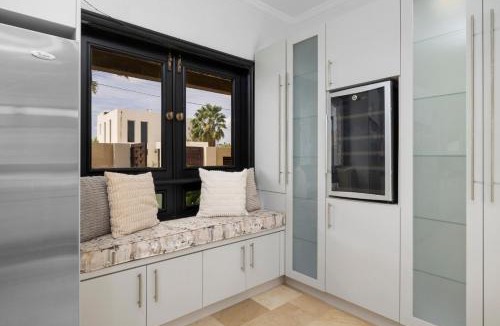 Oranjestad-West Villa | 5BR Family Bed Pool Villa Serene Grace By Bocobay